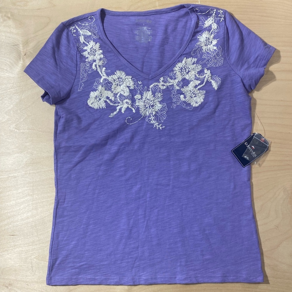 St. John's Bay Purple Floral V-Neck Tee Small (QT)